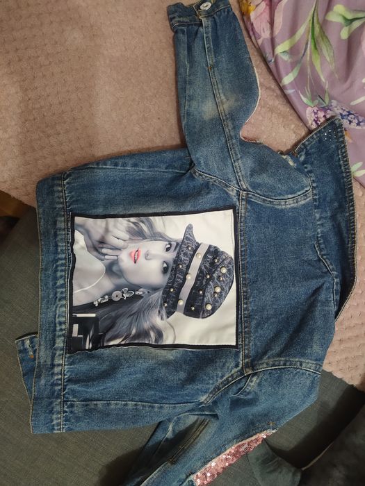 Куртки на девочку