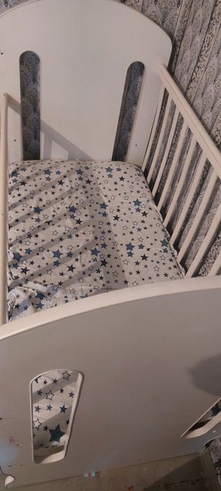 Продам детскую кроватку