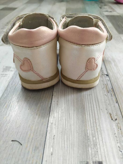 Детски бебешки обувки