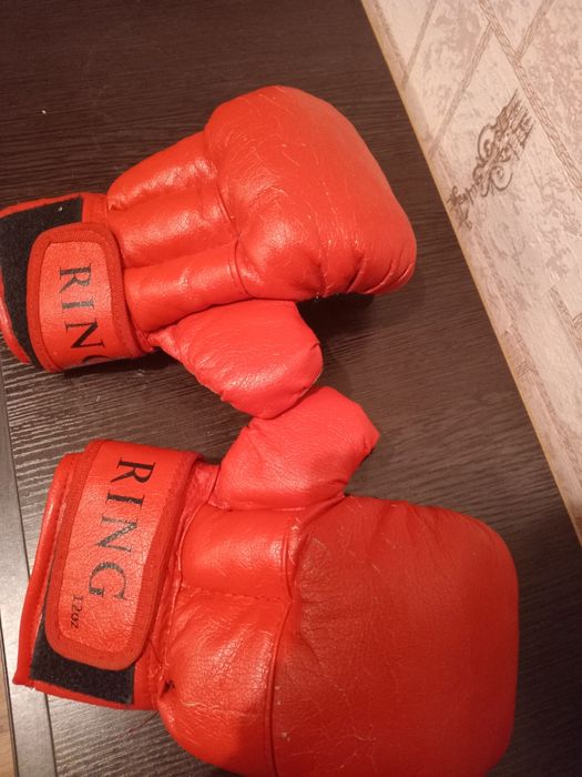 Продам боксёрские перчатки