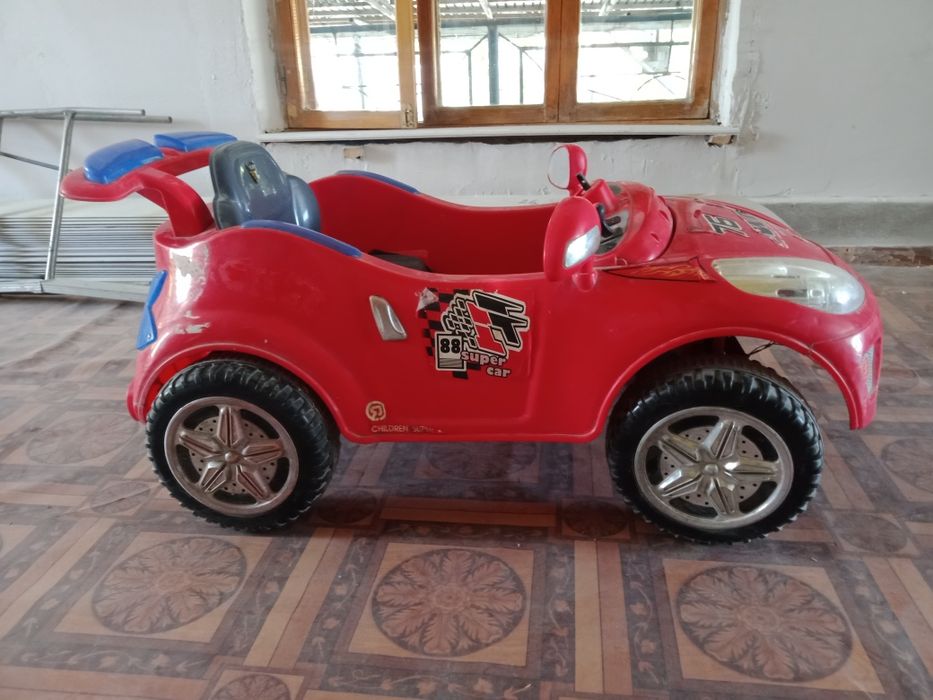 Детский автомобиль