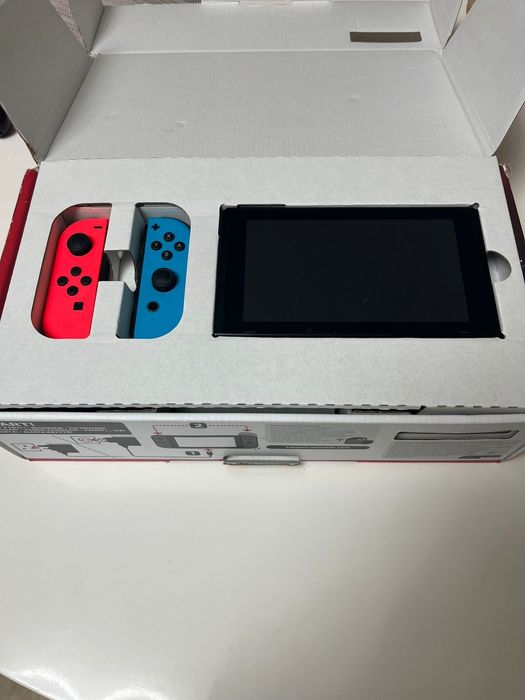 Nintendo Switch si controler suplimentar