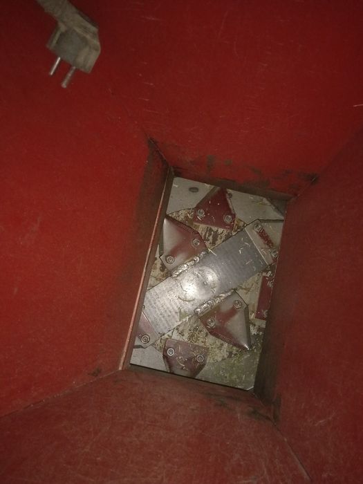 Продаётся дробилка