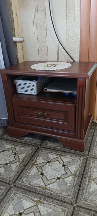 Продам тумбочку в отличном состоянии