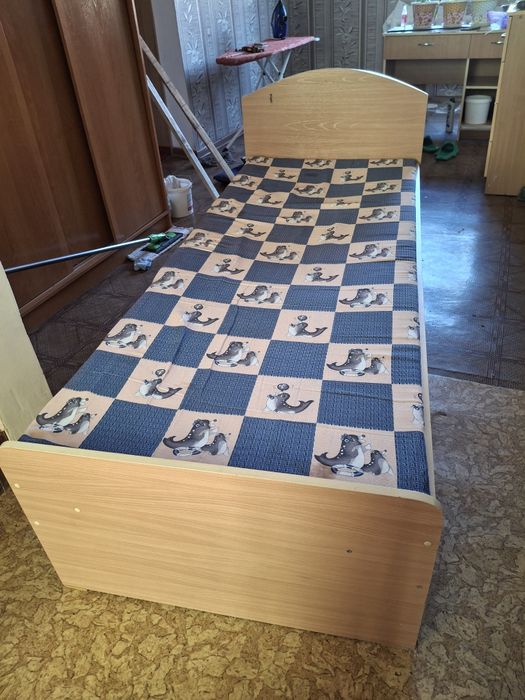 Кровать односпальный