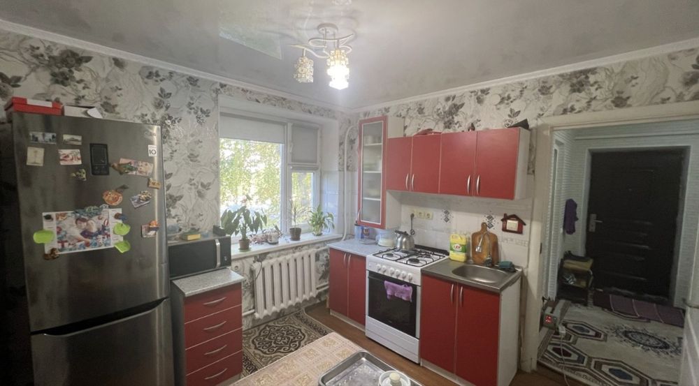 Продам двух комнатную квартиру