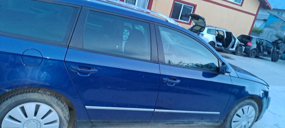 Vând usi dreapta fata dreapta spate vw passat b6 break LC5E fara rugina