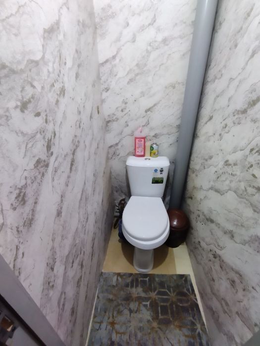 Uy sotiladi 4 xonali,Qarshi centerda joylashgan