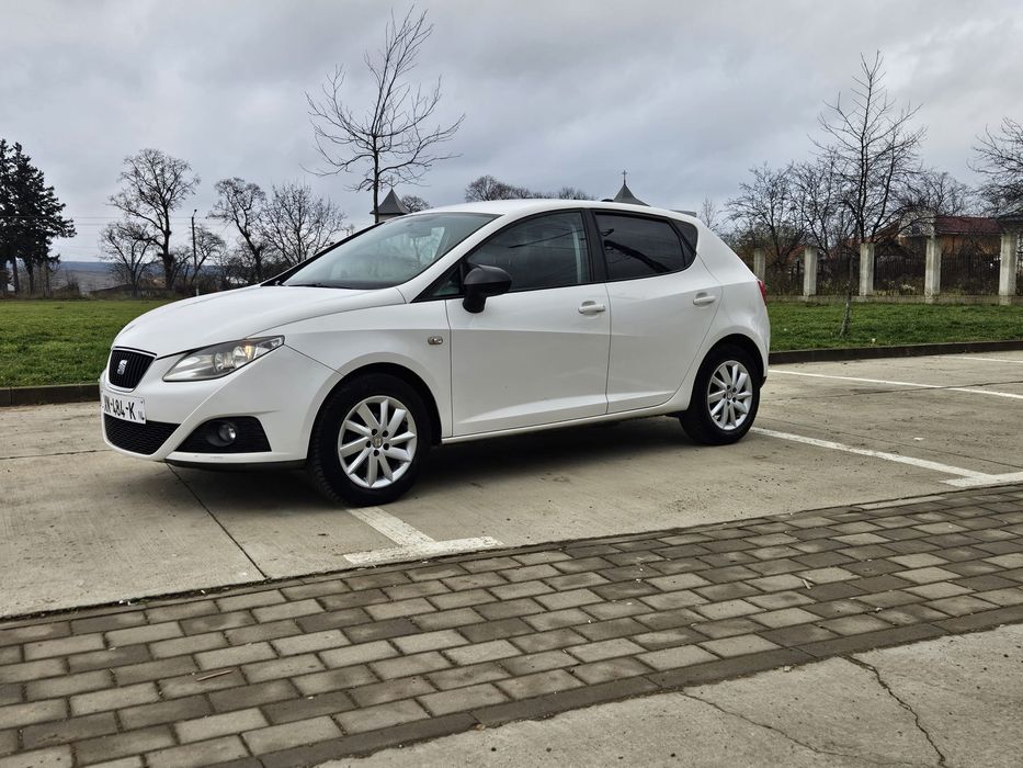 Seat Ibiza 2011 1.4benzina  Full Option