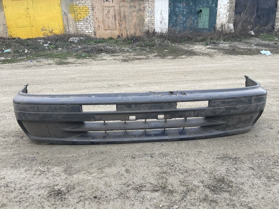 Продам бампер на ниссан сани