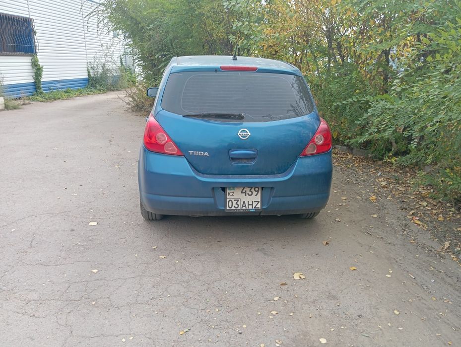 Продам автомобиль Ниссан Тиида