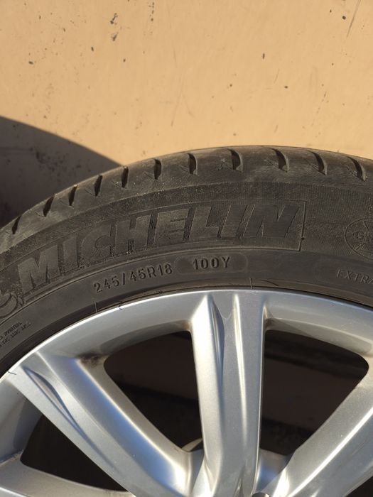 Продавам 4 гуми с джанти 18