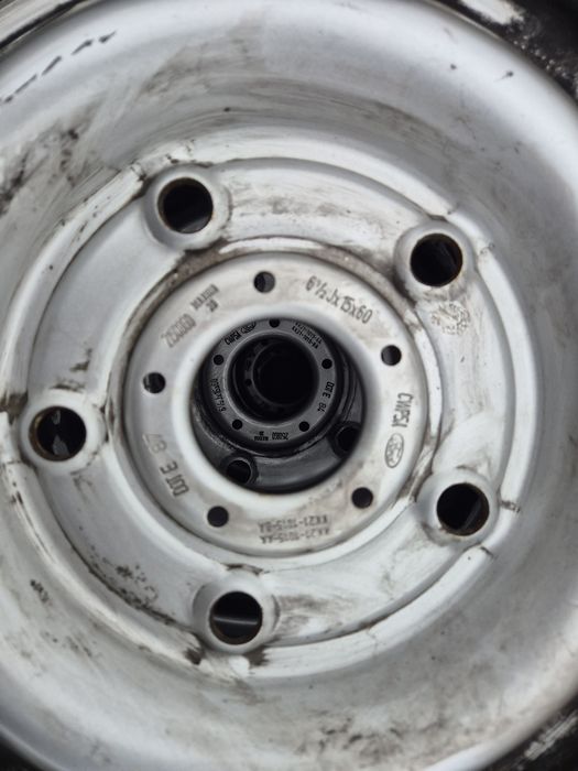 Vând jante+cauciucuri de Ford Tranzit Custom 215/65/15 C de vară