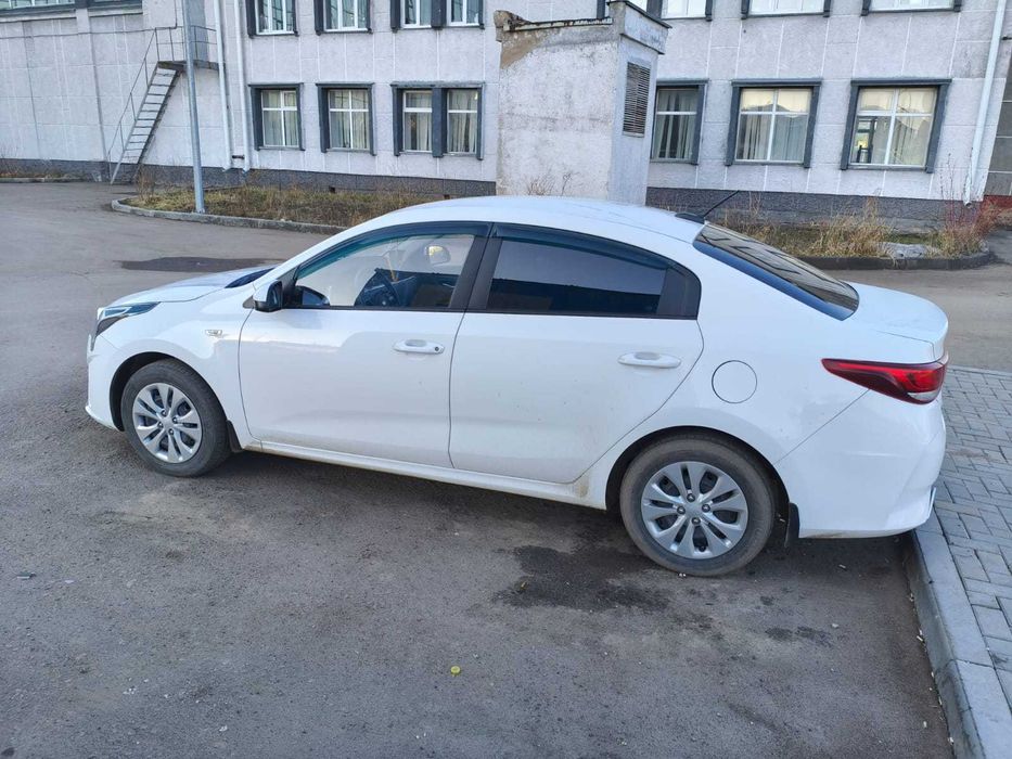 Продам машину Kia Rio