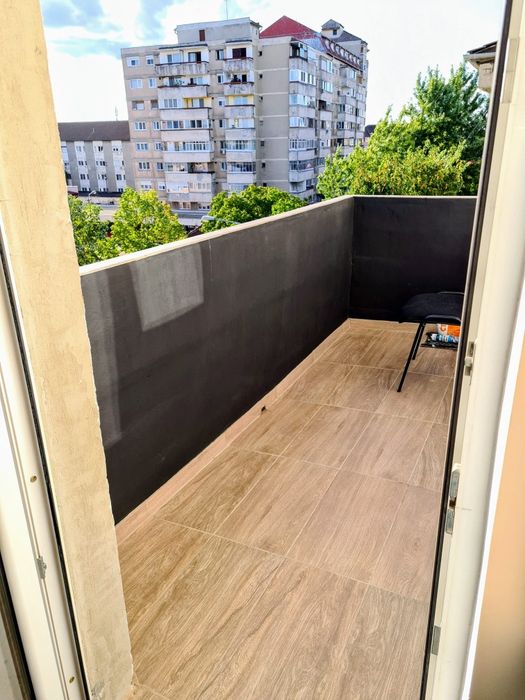 Apartament cu 3 camere tip PB mare la etajul 4 in bloc acoperit pe strada Sfantul Apostol Andrei