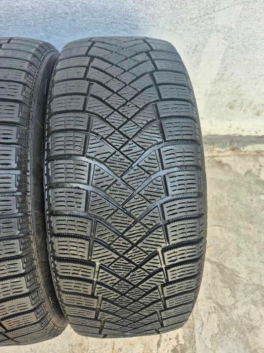 215/50R17 Пара шин Pirelli
