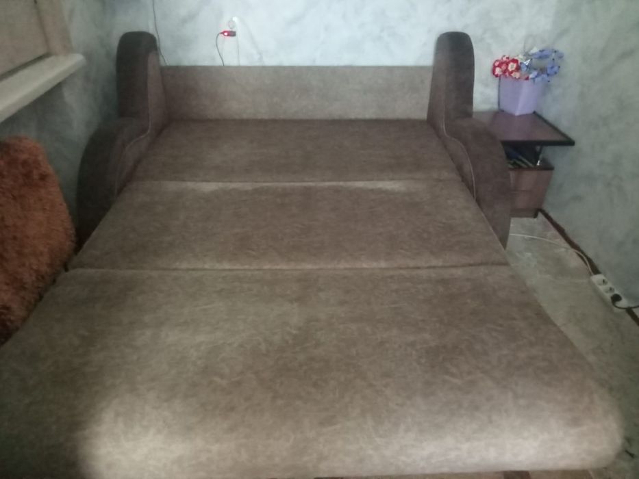Продам диван в хорошем состоянии