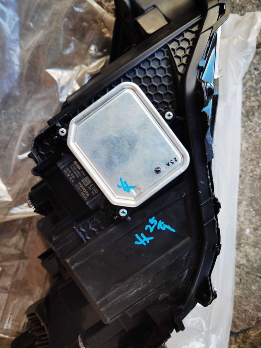 Ляв фар за Toyota BZ4X full led