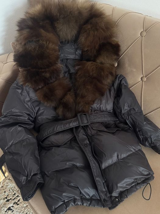 Geaca cu blana naturală și umplutură puf