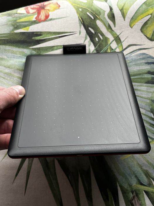 Tableta grafica WACOM One Small CTL-472-S, negru-rosu!