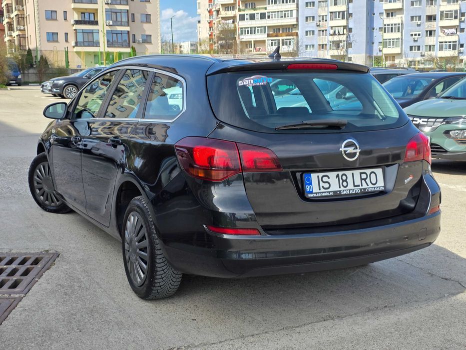OPEL Astra 2011 — imagine 14