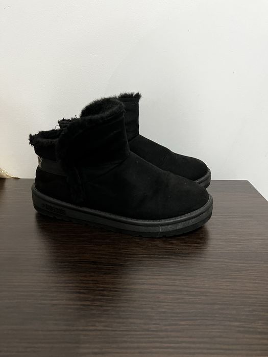 Ugg supsr star putin purtati