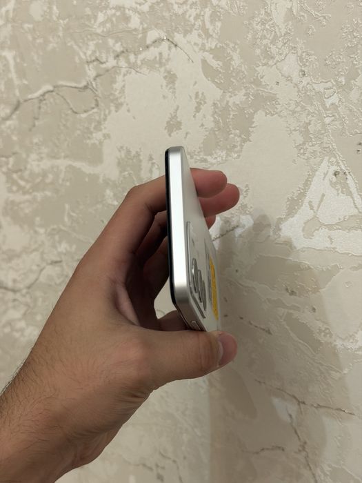 Продам смартфон Realmi C71