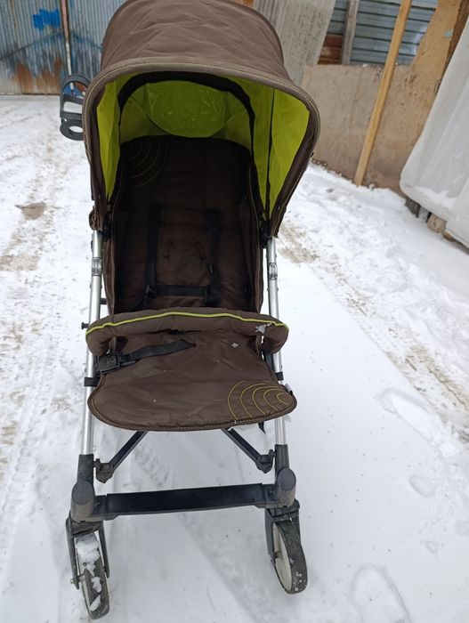 Коляска прогулочная в отличном состоянии