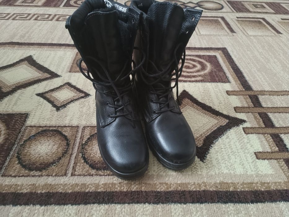 Продам качественные зимние сапоги