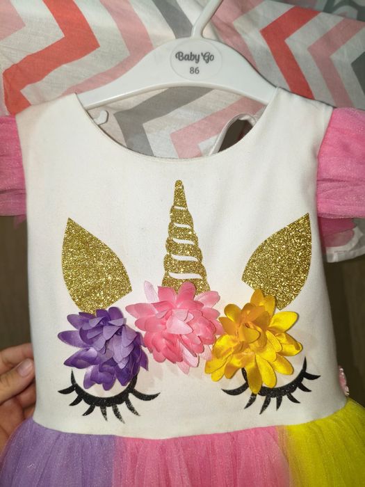 Детское нарядное платье на 3-5 лет