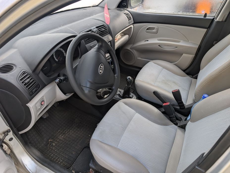 Vând KIA Picanto avariată
