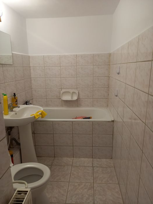 De inchiriat apartament 2 camere tipQ