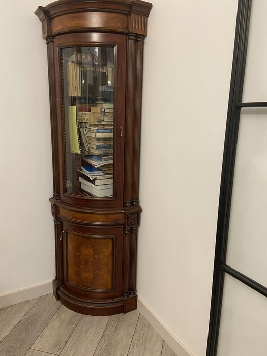 Продам шкаф- витрины, 2шт, 200тыс