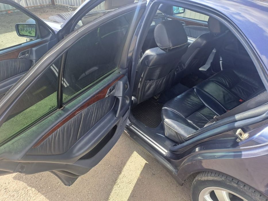 Продам Мерседес 210