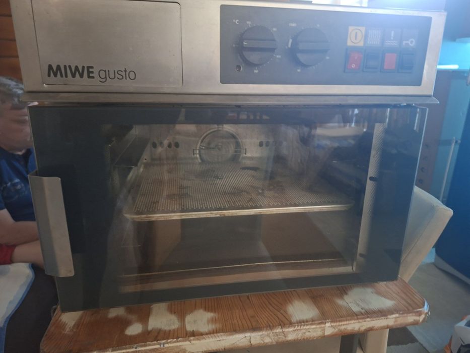 Конвектомат три тави професионален