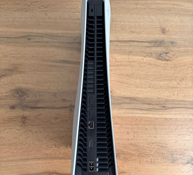 Продам консоль "PlayStation 5"
