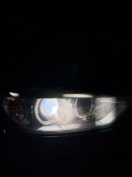 Faruri xenon bmw F30