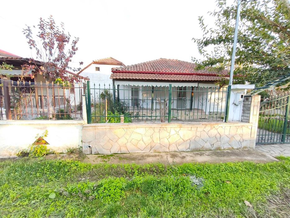 Продава къща 62 м2 с двор 229 м2 в кв. Ривиера, Аспровалта, Гърция