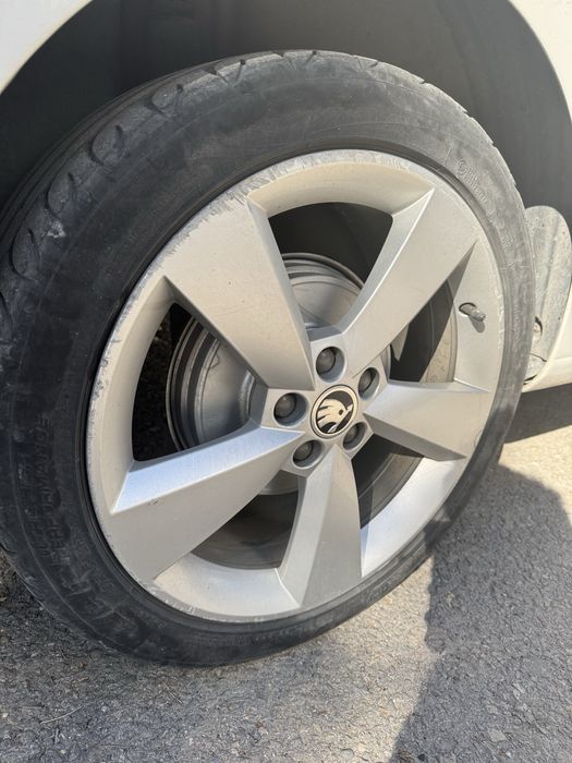 17 ки Оригинални Джанто с гуми за Шкода Рапид Фабия