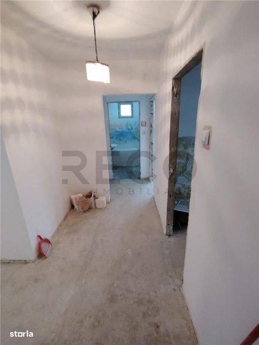 RECO apartament cu 3 camere decomandat cu lift