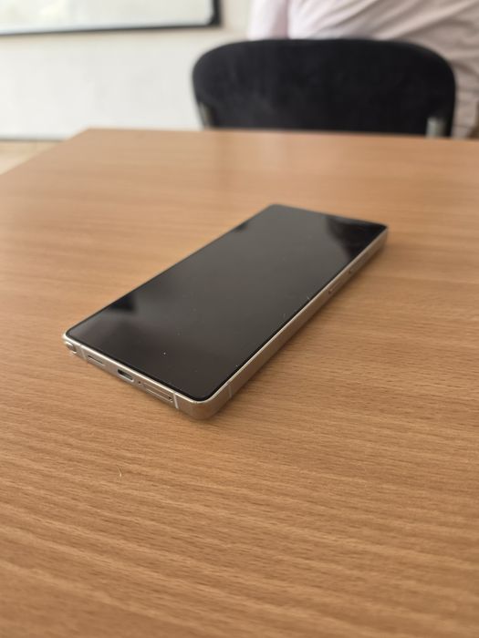 Samsung Galaxy S25 Ultra 1TB + Original Pitaka Case | Отлично състояние | Пълен комплект