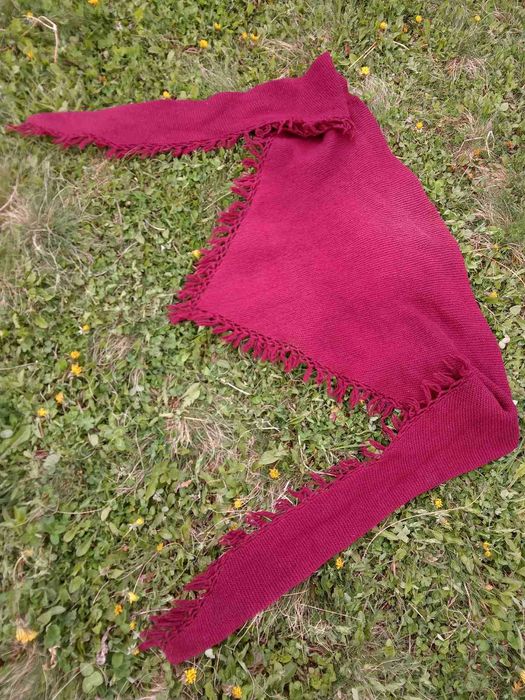 Автентичен ръчно плетен НОВ вълнен дамски шал