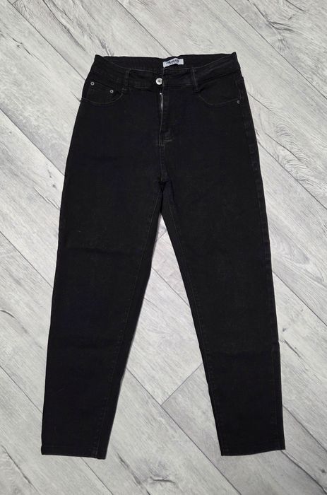 Продам женские джинсы