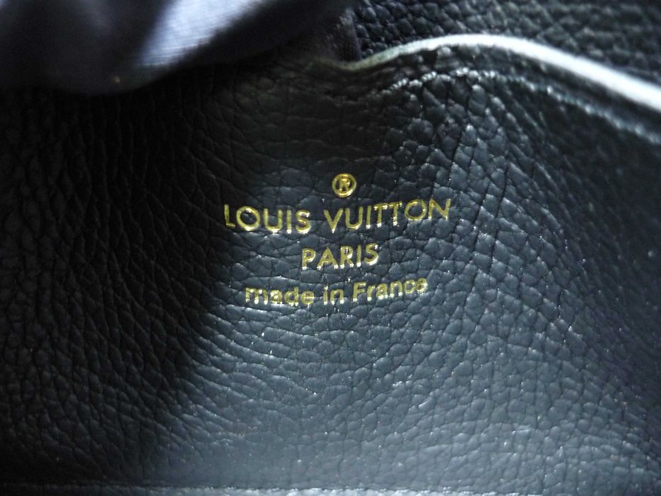 Оригинално малко   Louis Vuitton портмоне с цип