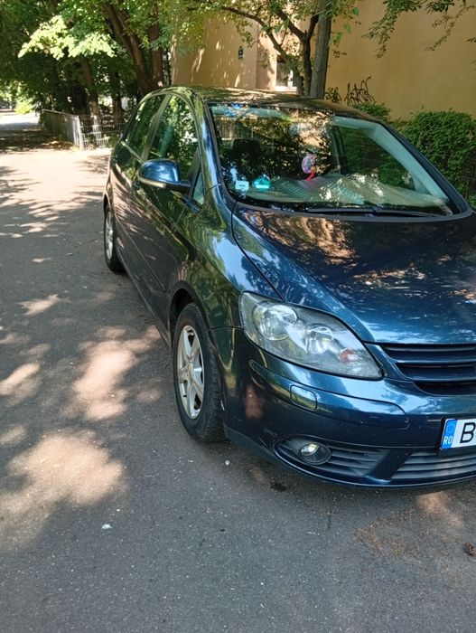 Vând wolkswagen golf plus    dusa din germania și anscrisa de mine pe Romania de 2 luni