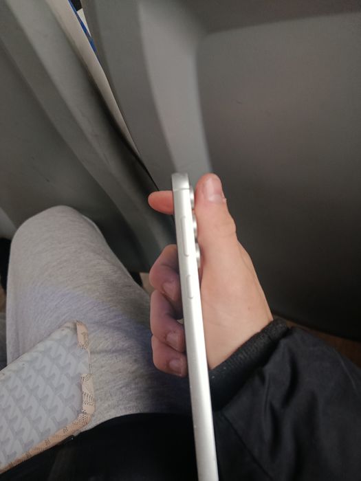 Продам Samsung s23fe почти в идеале