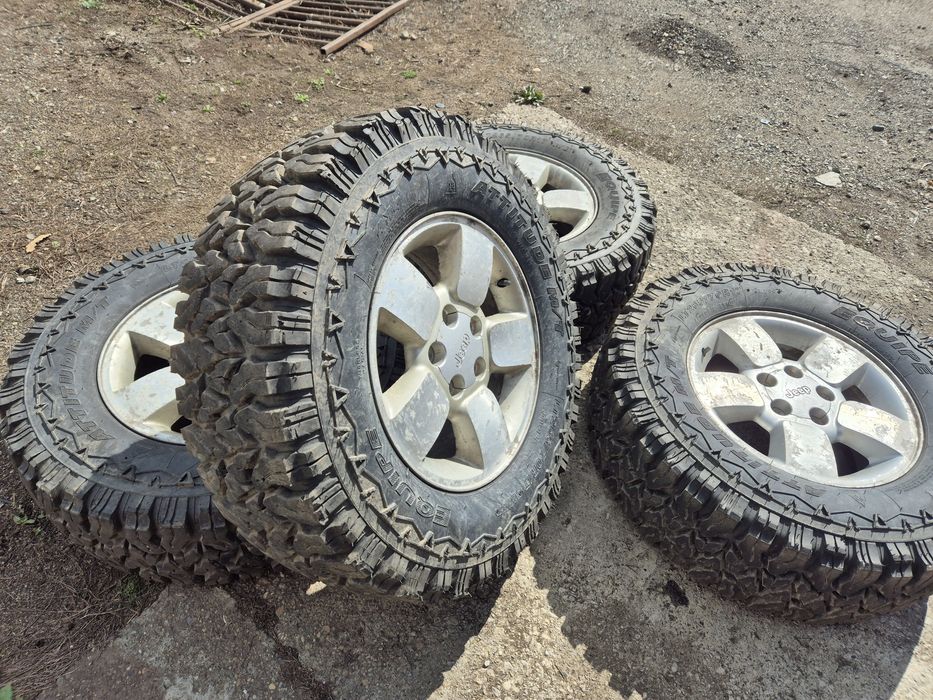 Vând jante cu anvelope off road, 265/70/17
