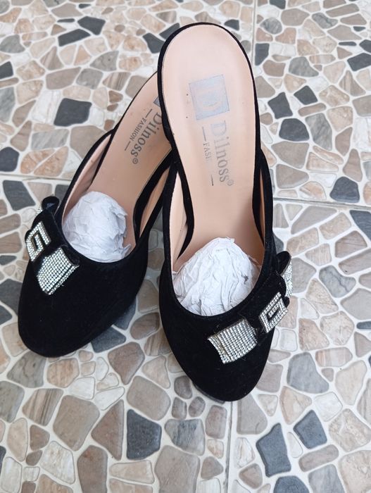 Продаёться женские туфли