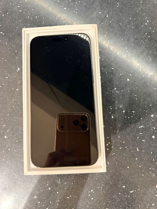 Продавам iPhone 15 pro max