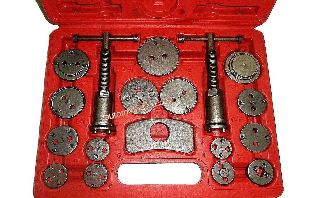 Инструмент комплект за смяна на накладки дискови спирачки 18 части